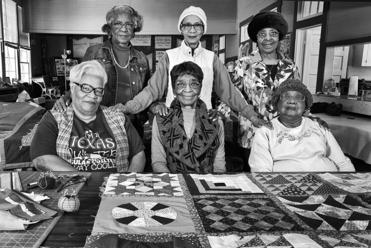 Andrew_Feiler-44_The_Pleasant_Hill_Quilters_–_Quilt_in_the_Rosenwald_School